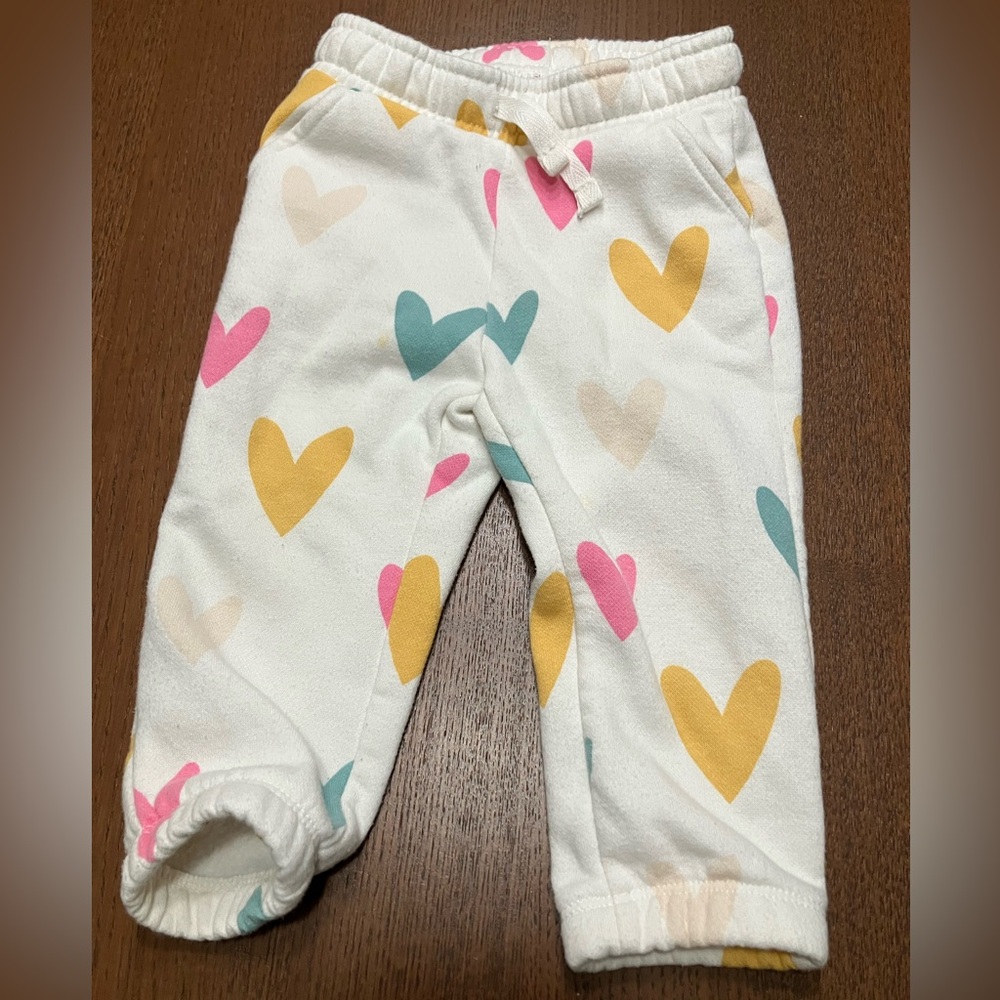 2-Piece Set Cat & Jack Hearts White Sweatshirt and Pants - Picture 4 of 6
